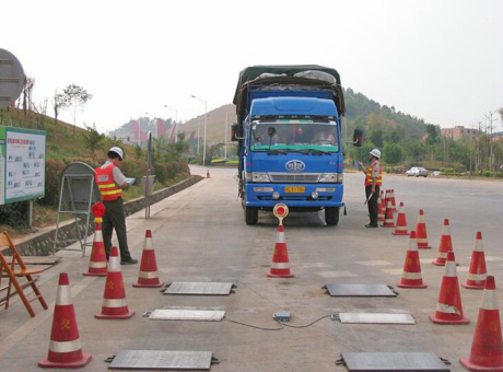 軸重秤-高速公路交警專用地磅、便攜式公路超載檢測系統(tǒng)
